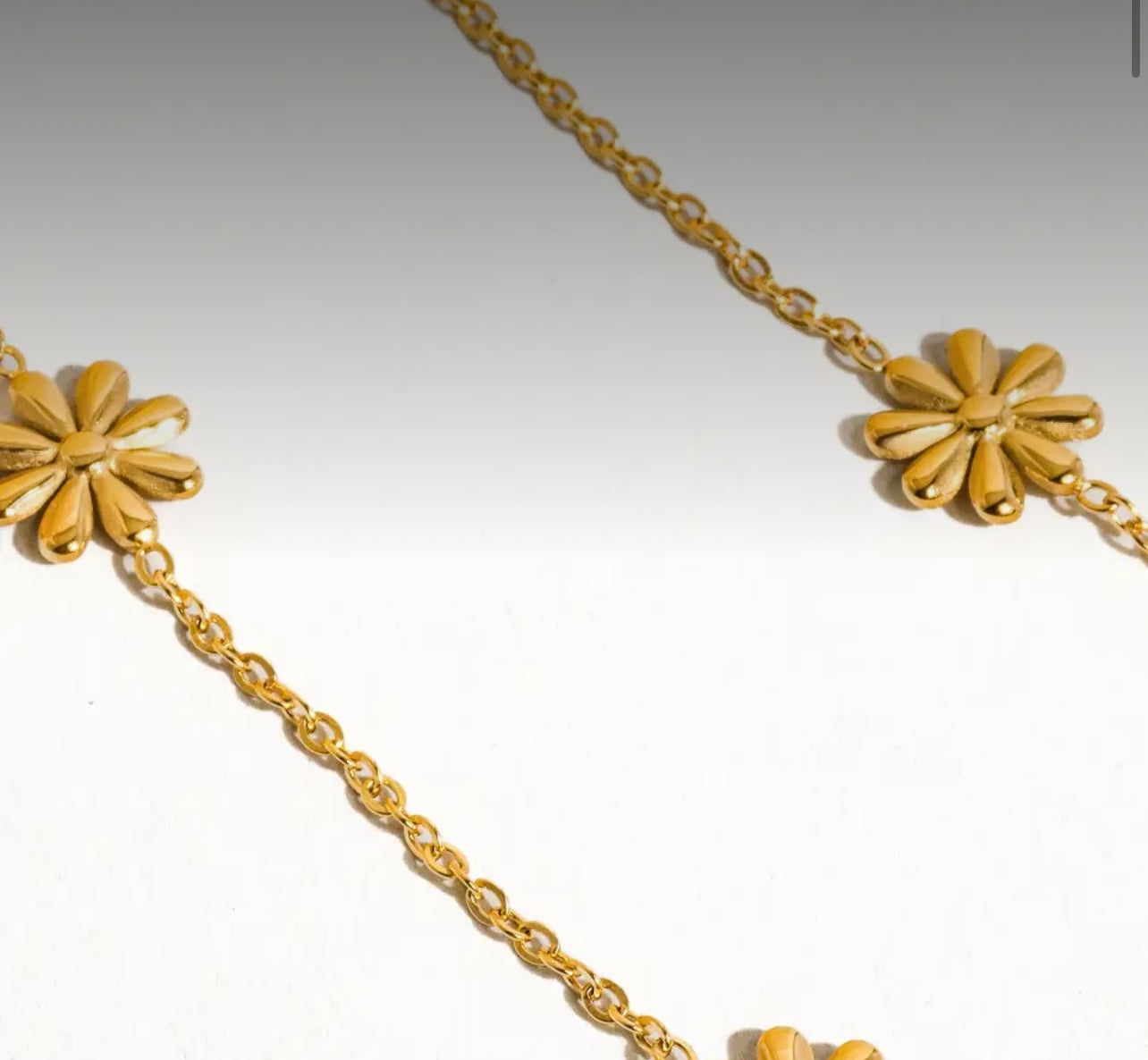 Sundown Non-Tarnish Festival Daisy Chain Necklace