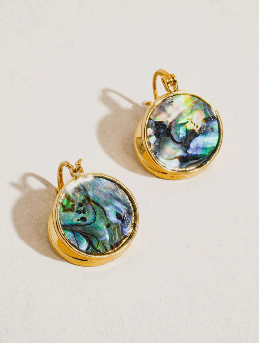 Zarae 18K Gold Round Natural
Shell Earring